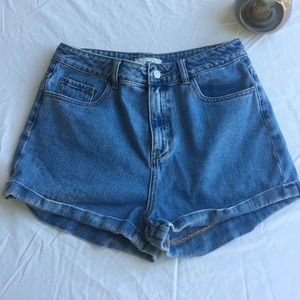 Medium wash denim shorts ! High waisted